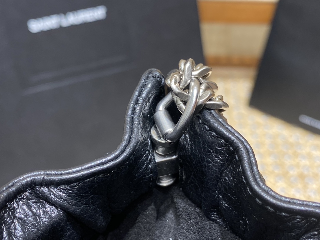 【￥1180】mini leather shoulder bag 专柜新款云朵型腋下链条包 24x14x2cm 原厂牛皮